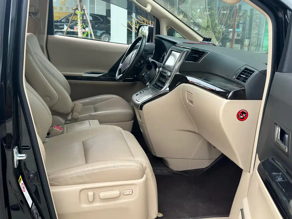Alphard 3.5 L Luxury