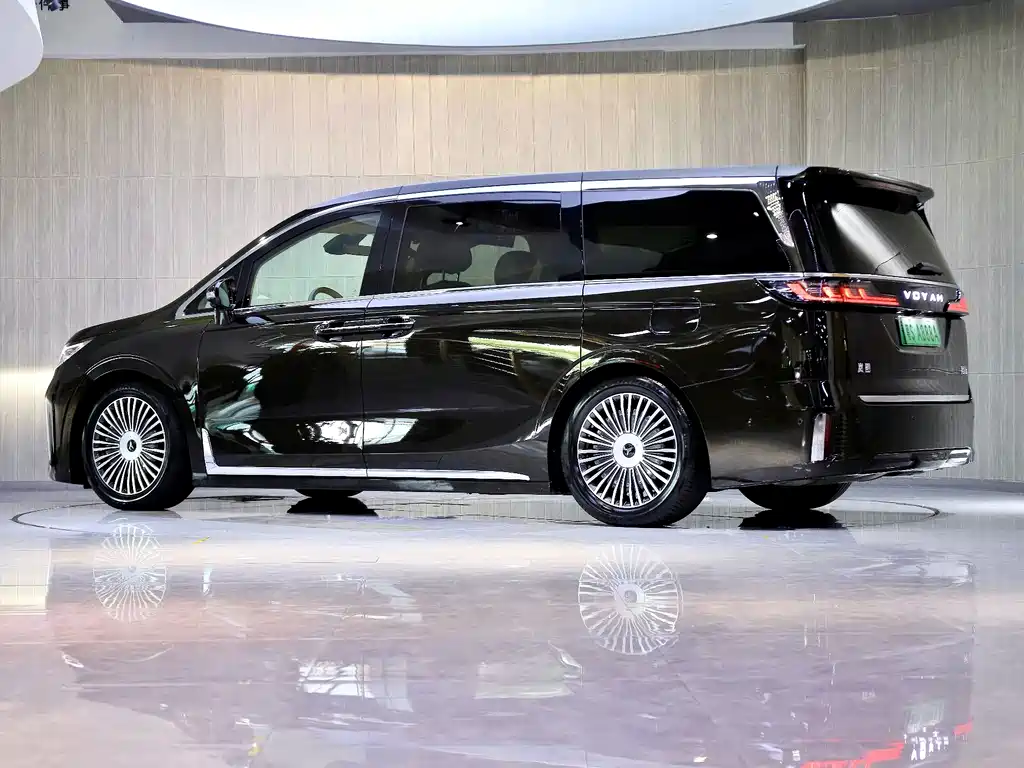 Voyah Dreamer PHEV 4 WD Flagship Kunpeng