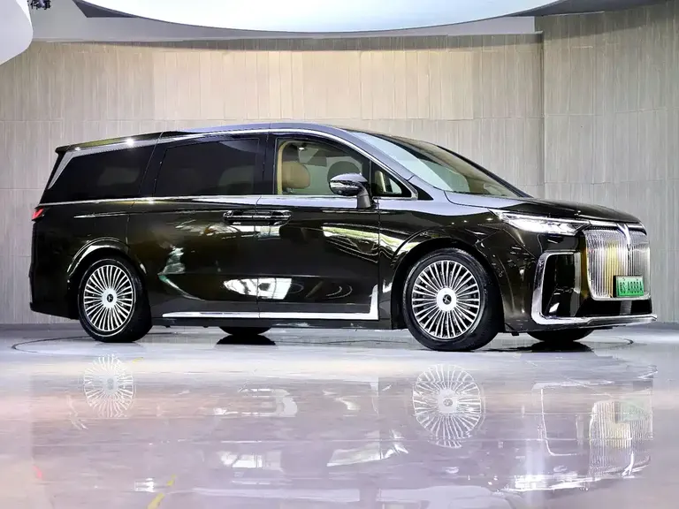 Voyah Dreamer PHEV 4 WD Flagship Kunpeng