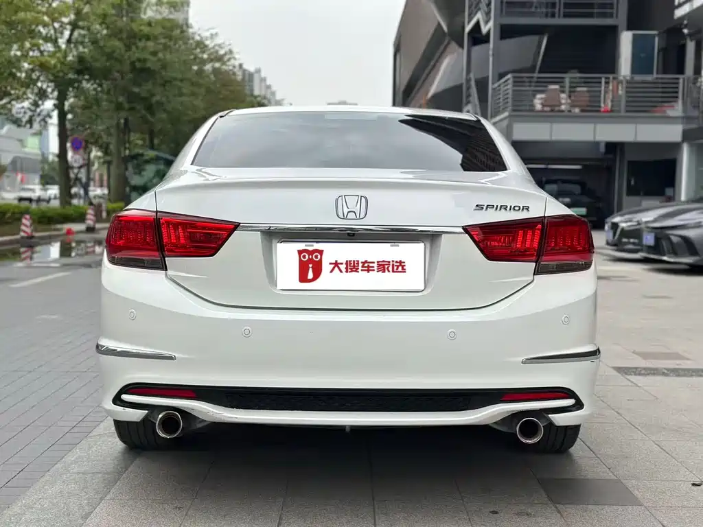 Spirior 2.4 L Distinguished