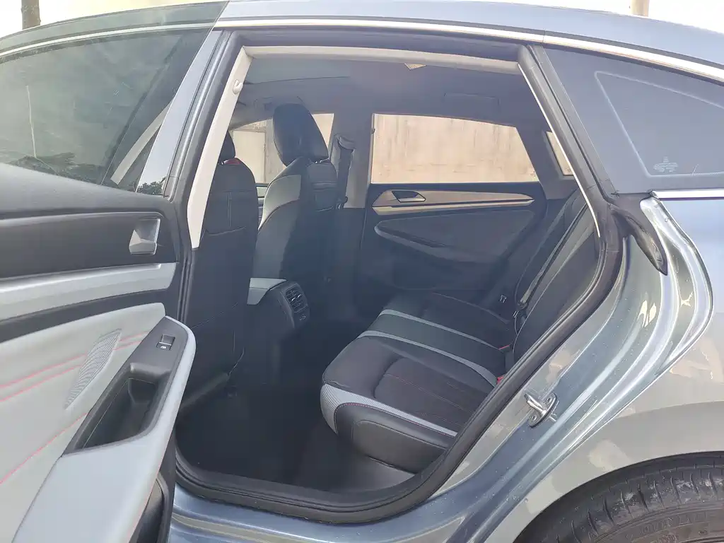 Lamando Lamando L 280 TSI DSG Dazzle Hot