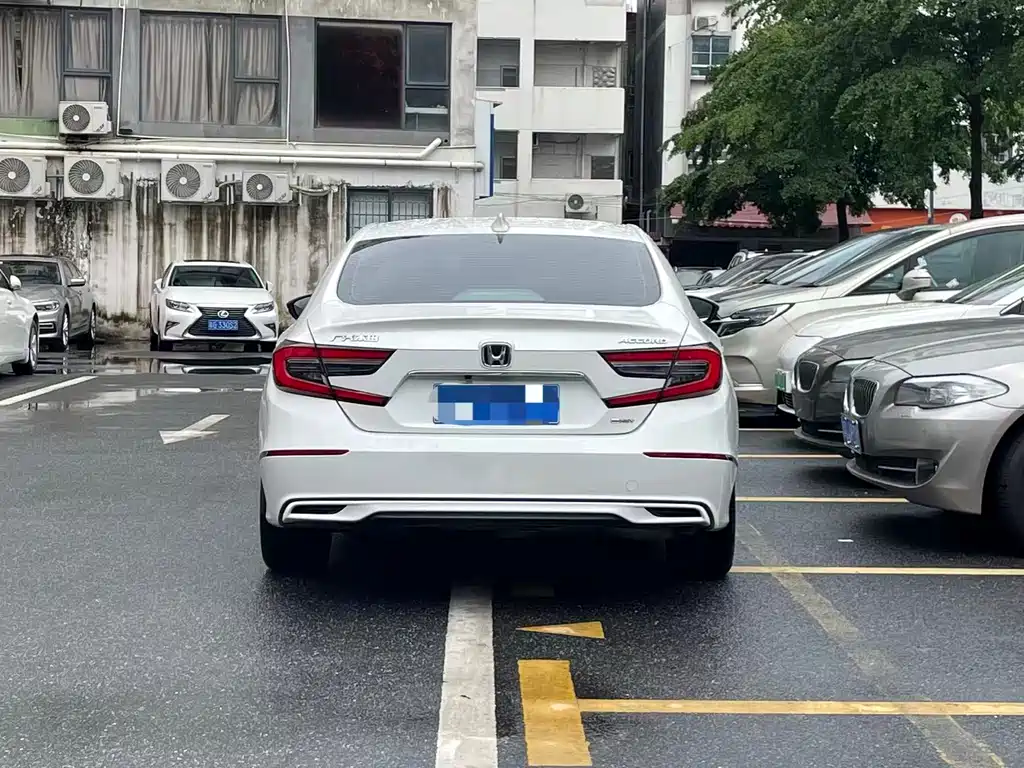Accord Sharp· Hybrid 2.0 L Sharp Leading
