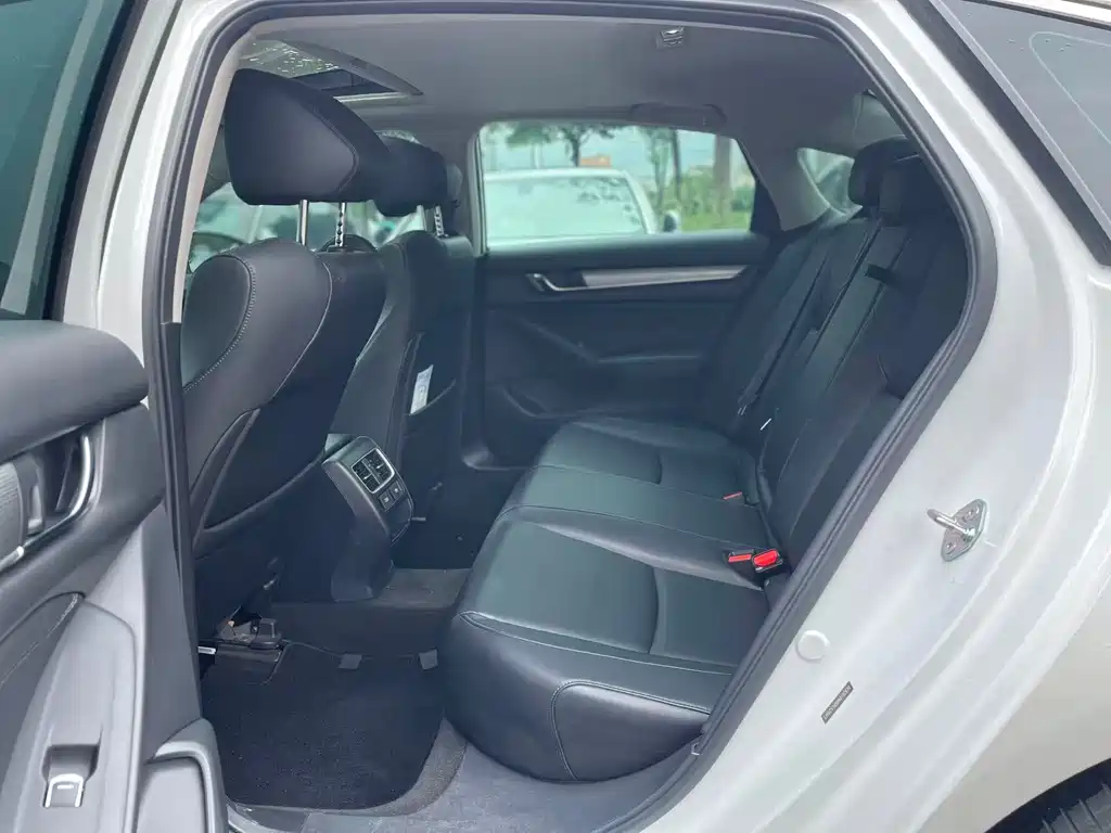Accord Sharp· Hybrid 2.0 L Sharp Leading