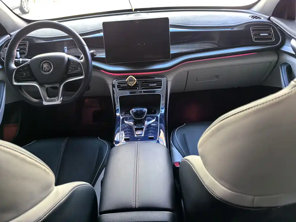 Qin PLUS DM-i 120 KM Flagship
