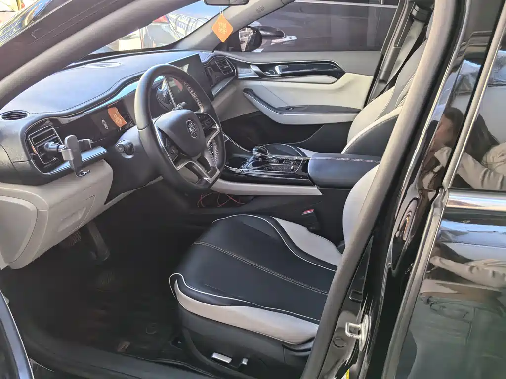 Qin PLUS DM-i 120 KM Flagship
