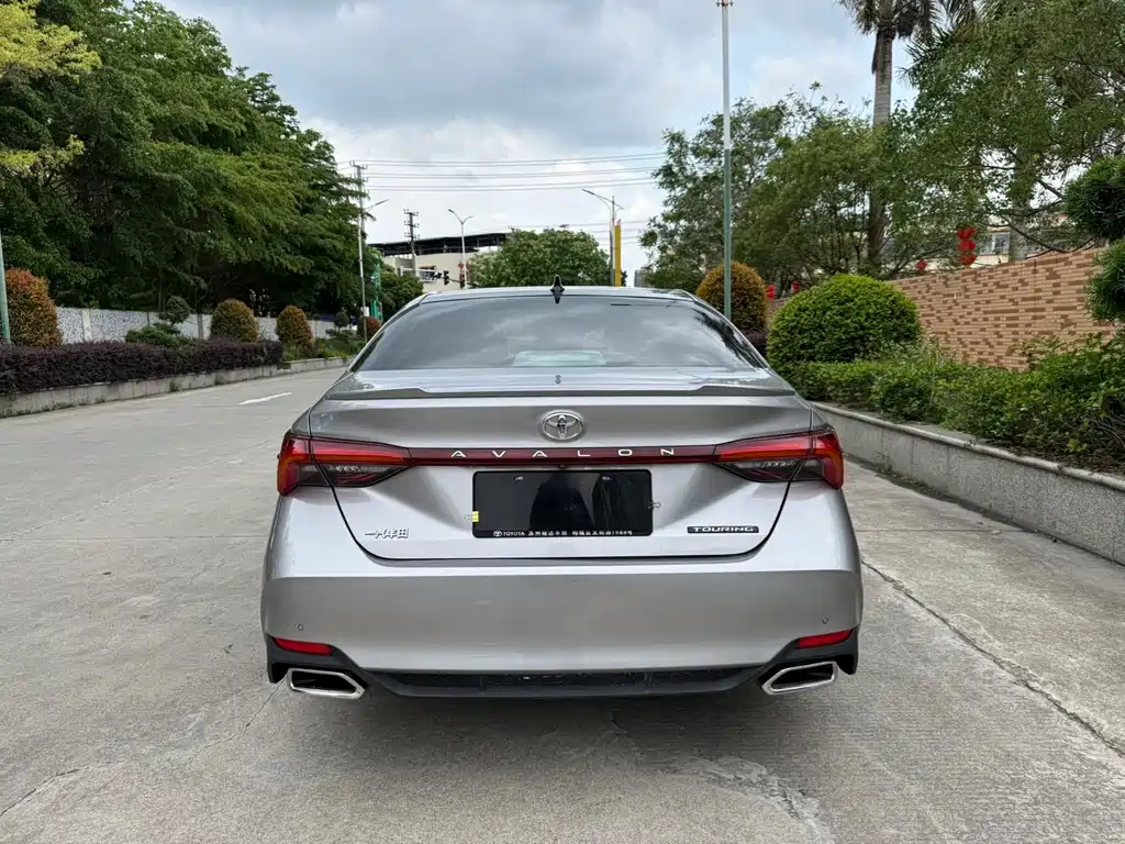 Avalon 2.5 L Touring Distinguished CN-V