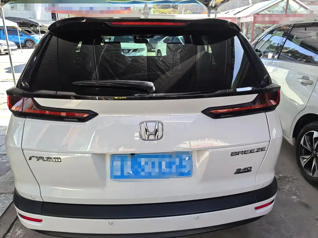 Breeze 240 TURBO CVT 2 WD Luxury