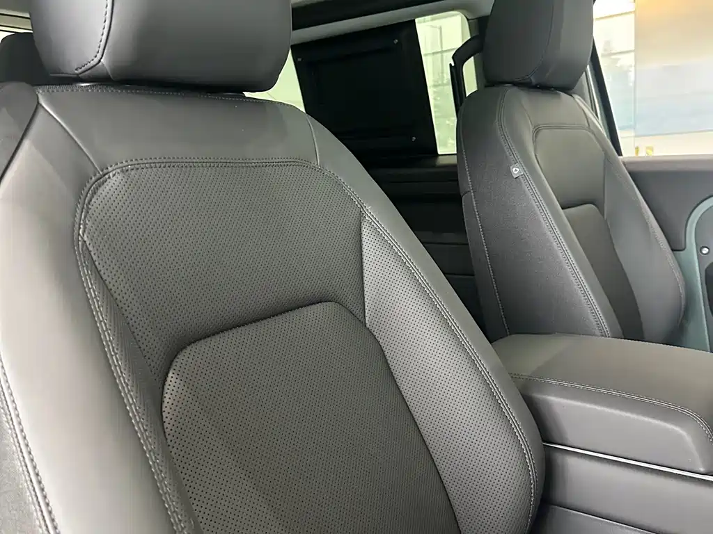 Land Rover Defender 路虎卫士 2026款 90 2.0 T P300 S