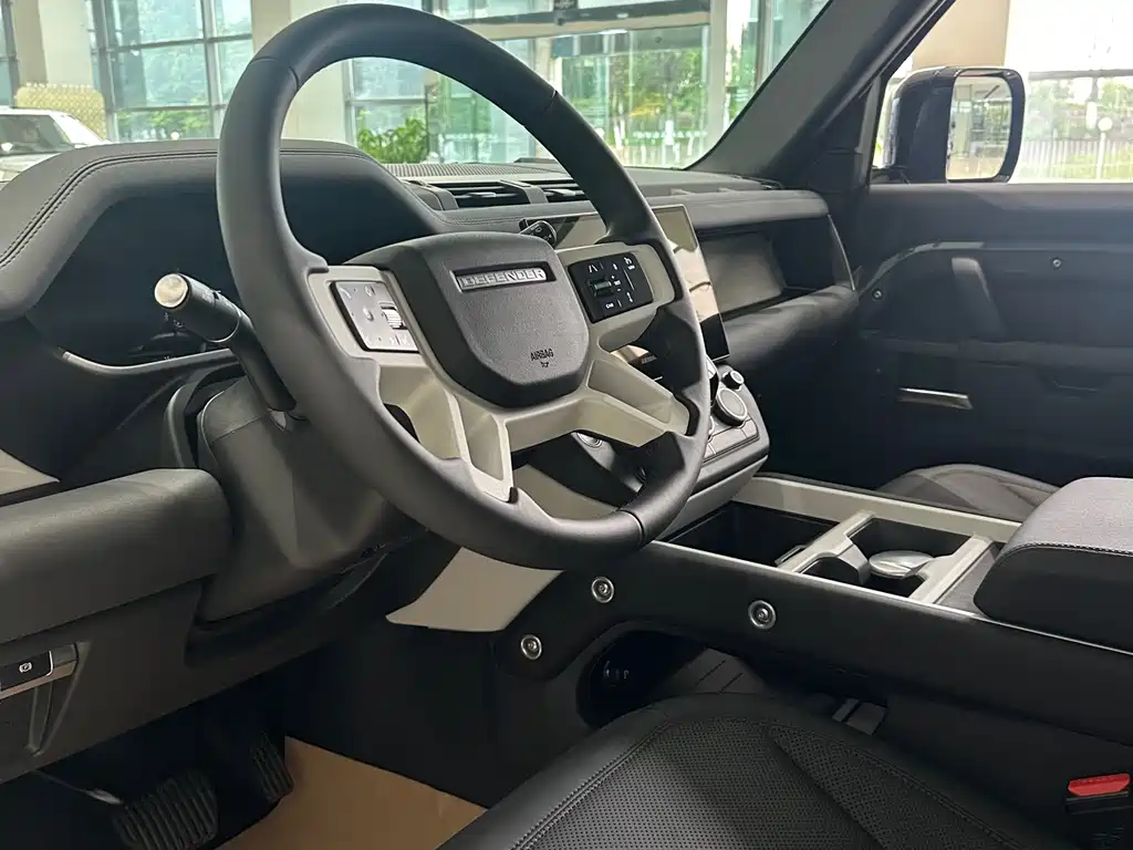 Land Rover Defender 路虎卫士 2026款 90 2.0 T P300 S