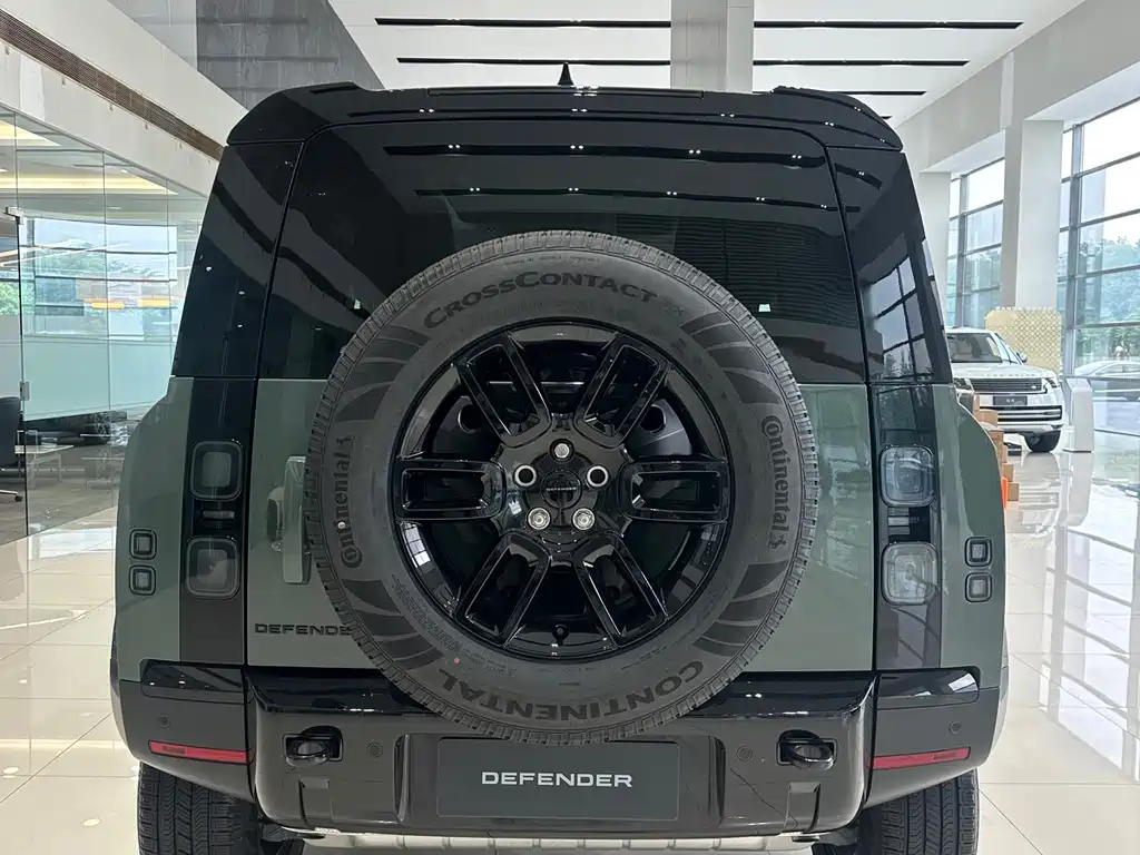 Land Rover Defender 路虎卫士 2026款 90 2.0 T P300 S