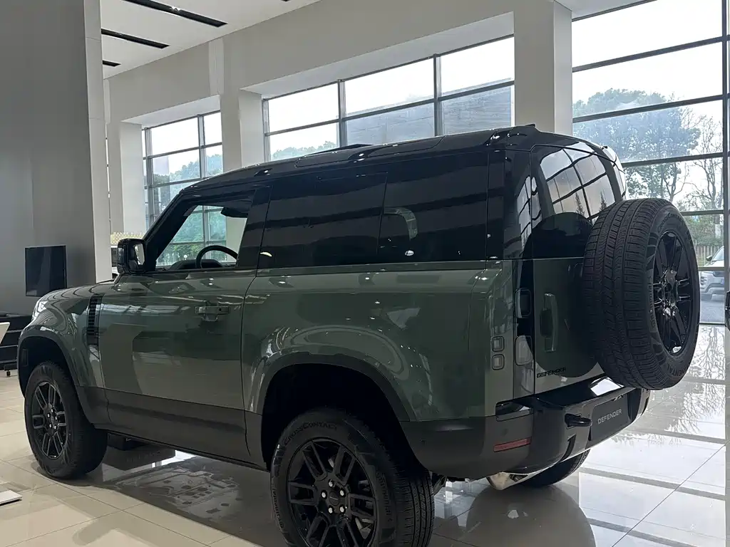 Land Rover Defender 路虎卫士 2026款 90 2.0 T P300 S