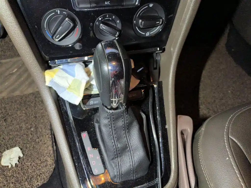 Bora 1.6 L Auto Comfort