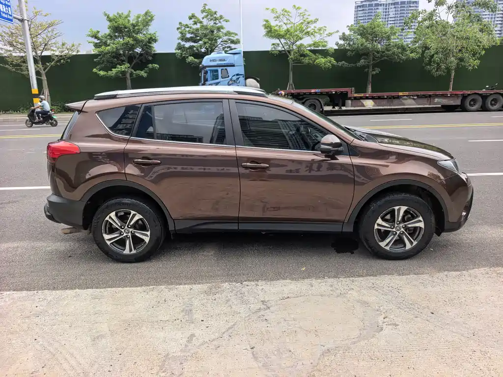 RAV4 2.0 L CVT 2 WD Style