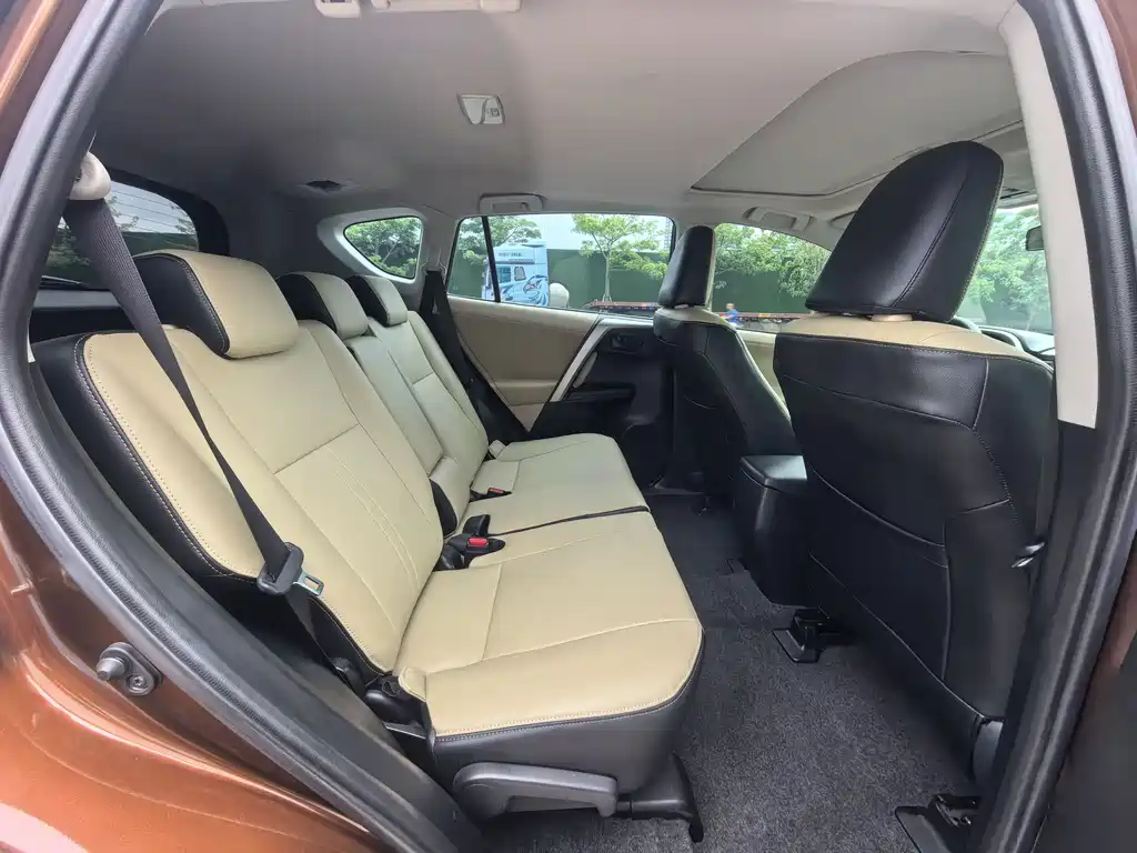 RAV4 2.0 L CVT 2 WD Style