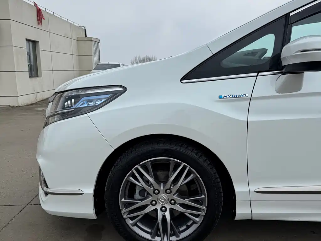 Elysion 2.0 L Hybrid Luxury