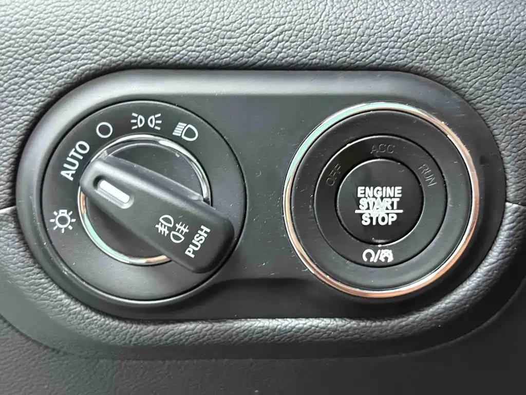 Levante 3.0 T Standard