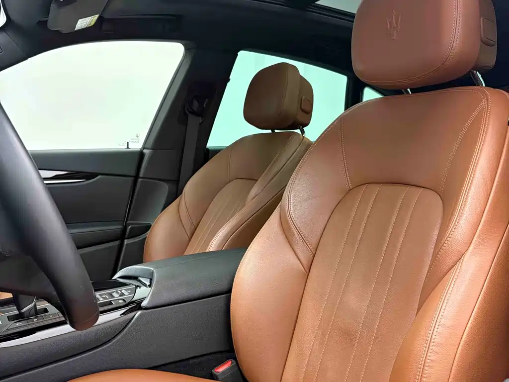 Levante 3.0 T Standard