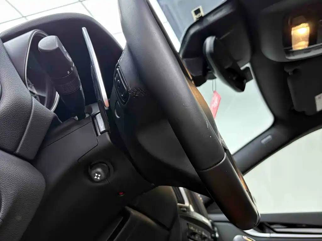 Levante 3.0 T Standard