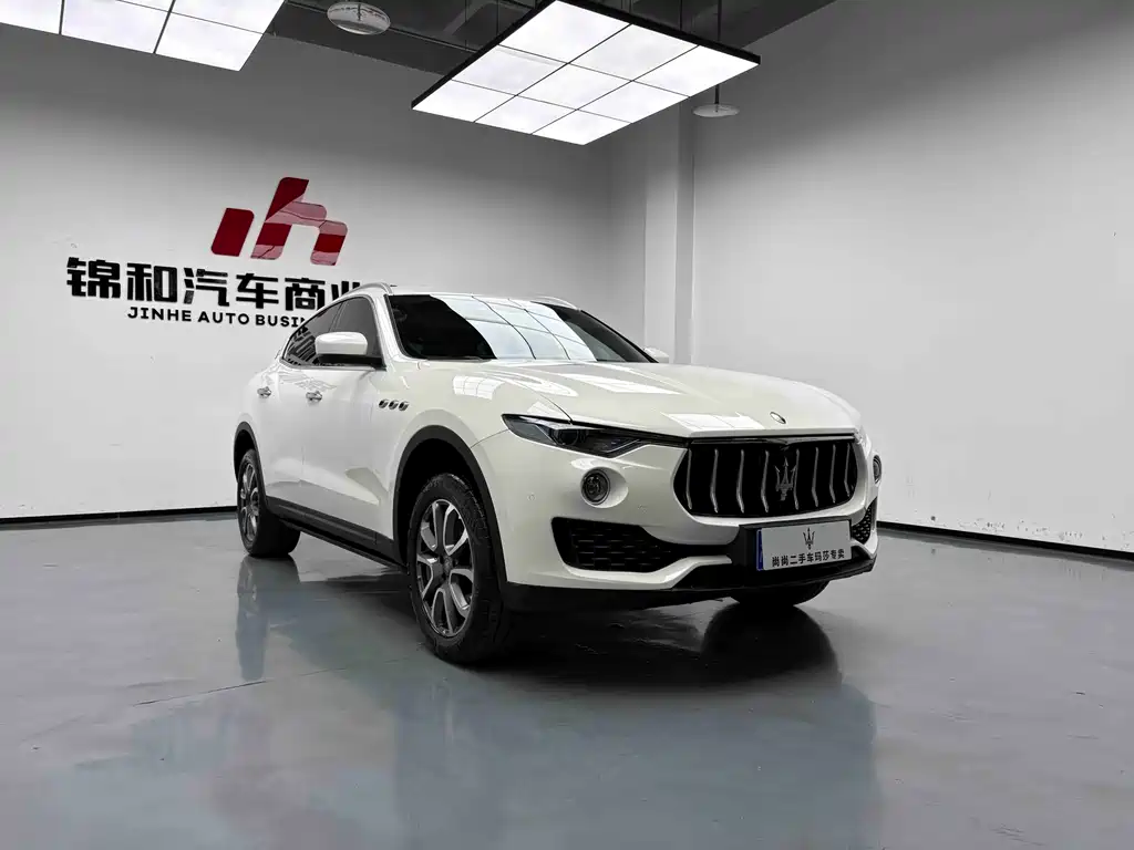 Levante 3.0 T Standard