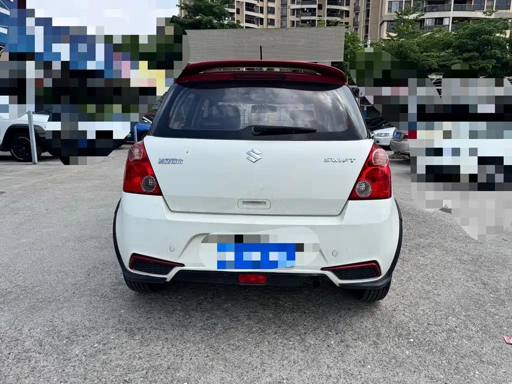 Swift 1.5 L Auto Fashion