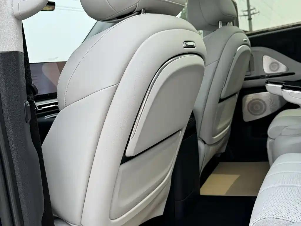 Voyah Dreamer PHEV 4 WD Flagship Kunpeng