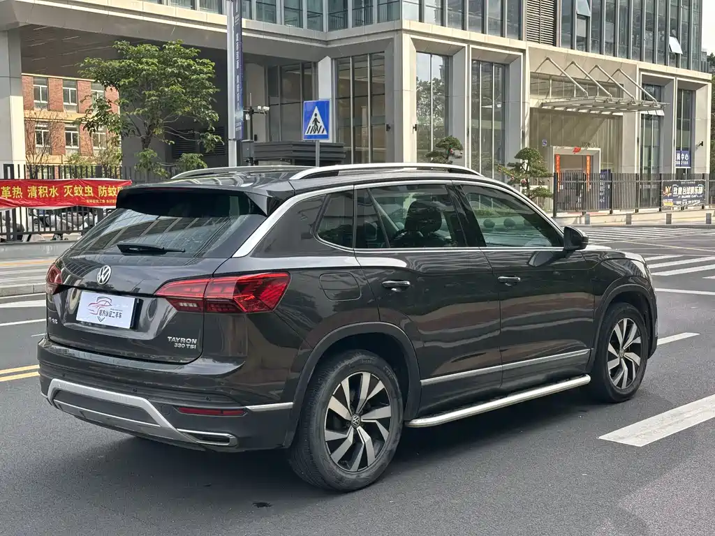 Tayron 330 TSI 2 WD Luxury CN-VI