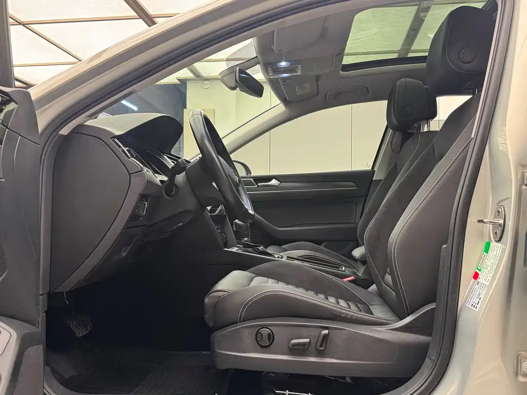 Magotan 330 TSI DSG 30 Anniversary