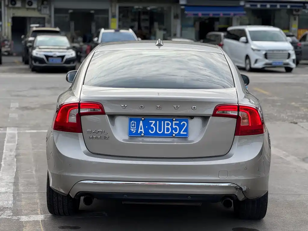Volvo S60 S60 L 2.0 T Smart Vision