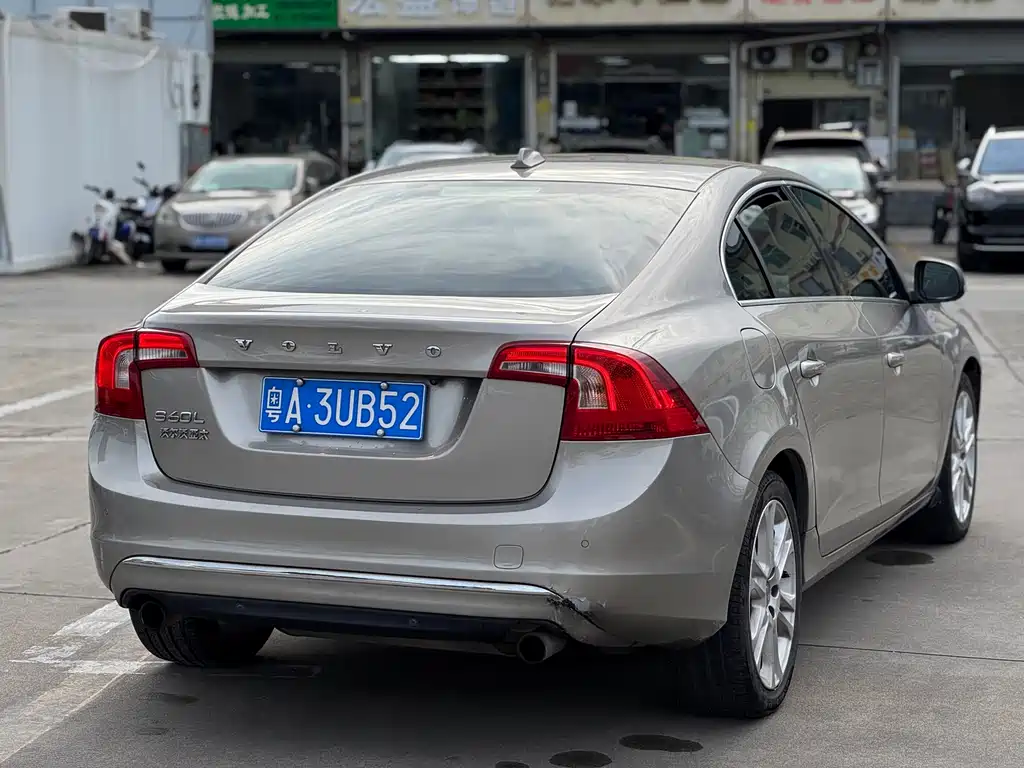 Volvo S60 S60 L 2.0 T Smart Vision