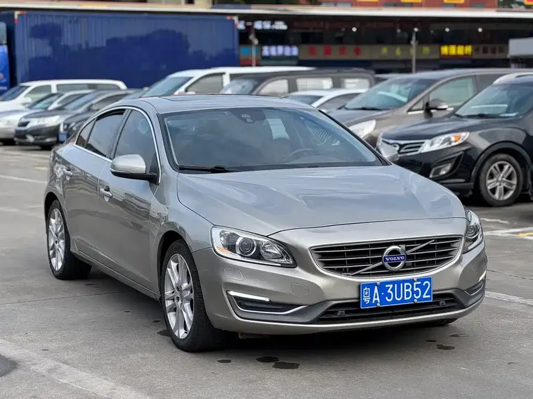 Volvo S60 S60 L 2.0 T Smart Vision