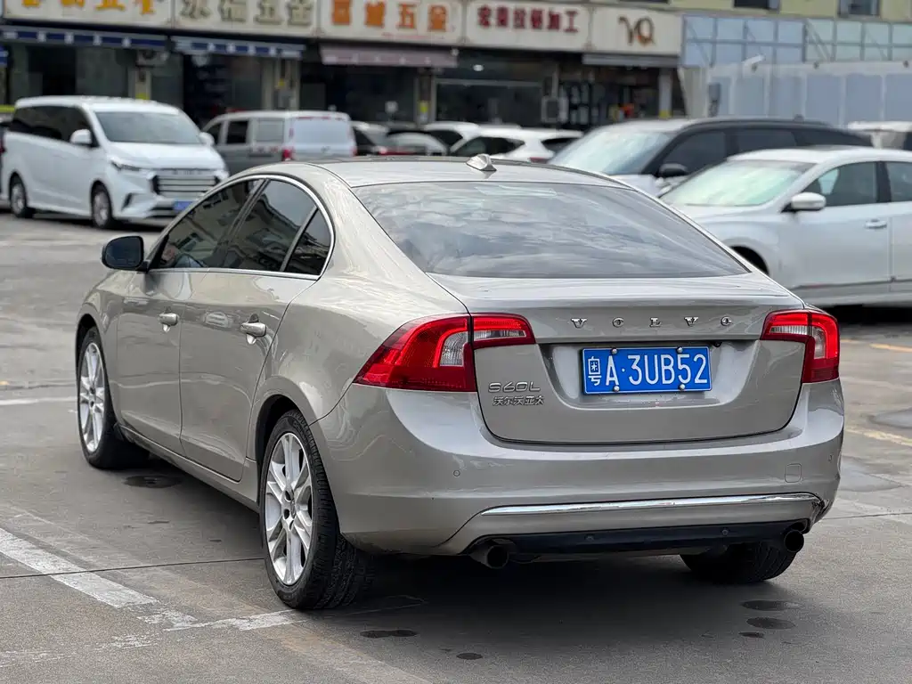 Volvo S60 S60 L 2.0 T Smart Vision