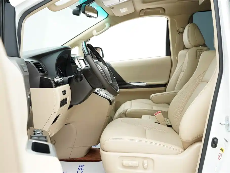 Alphard 3.5 L Luxury