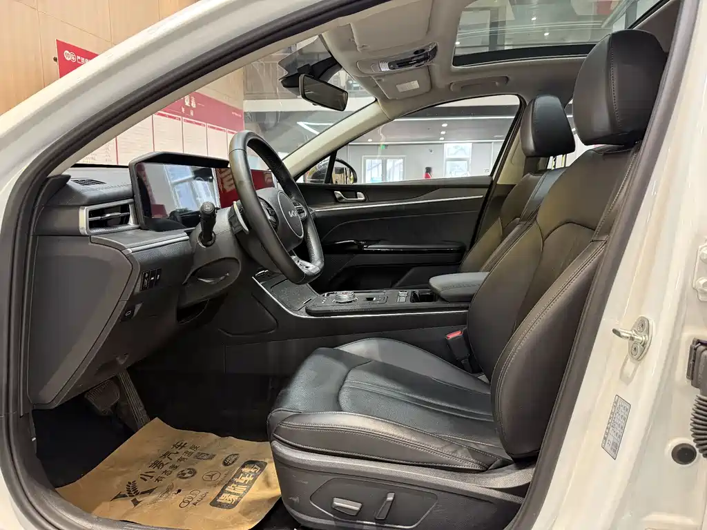 Kia K5 270 T CVVD Refreshed