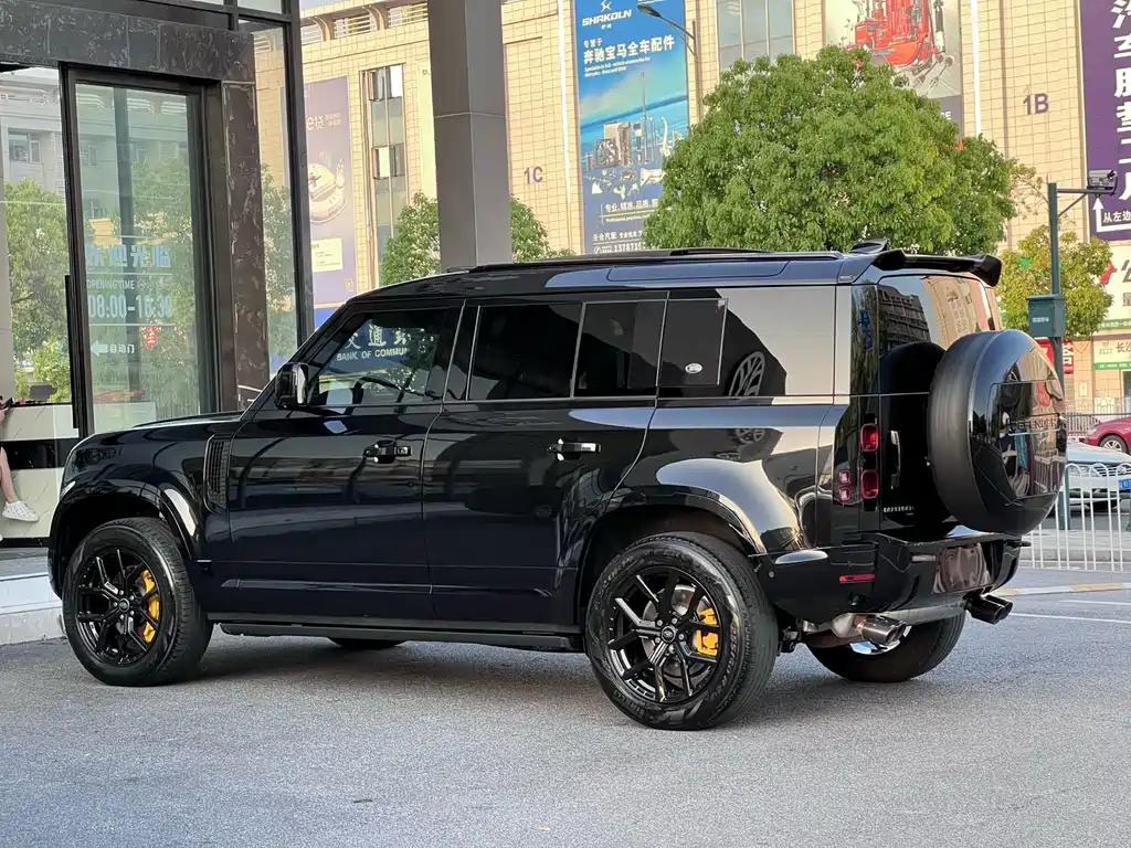 Land Rover Defender 110 3.0 T P400 X-DYNAMIC HSE