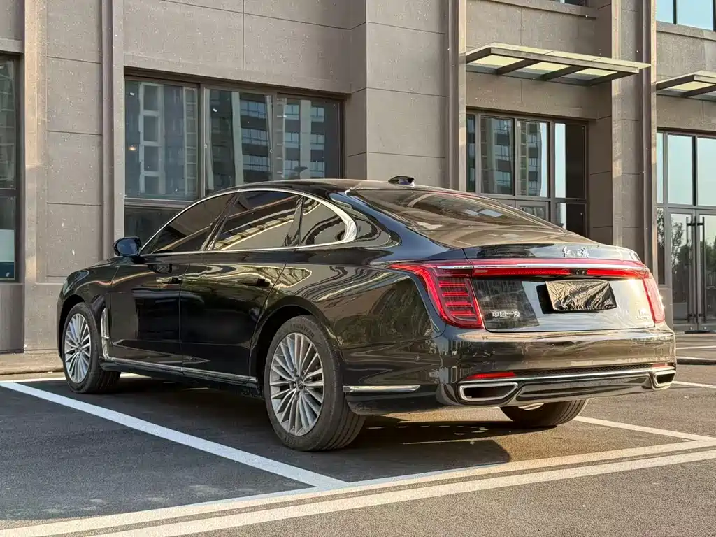 Hongqi H9 3.0 T Connected Flagship