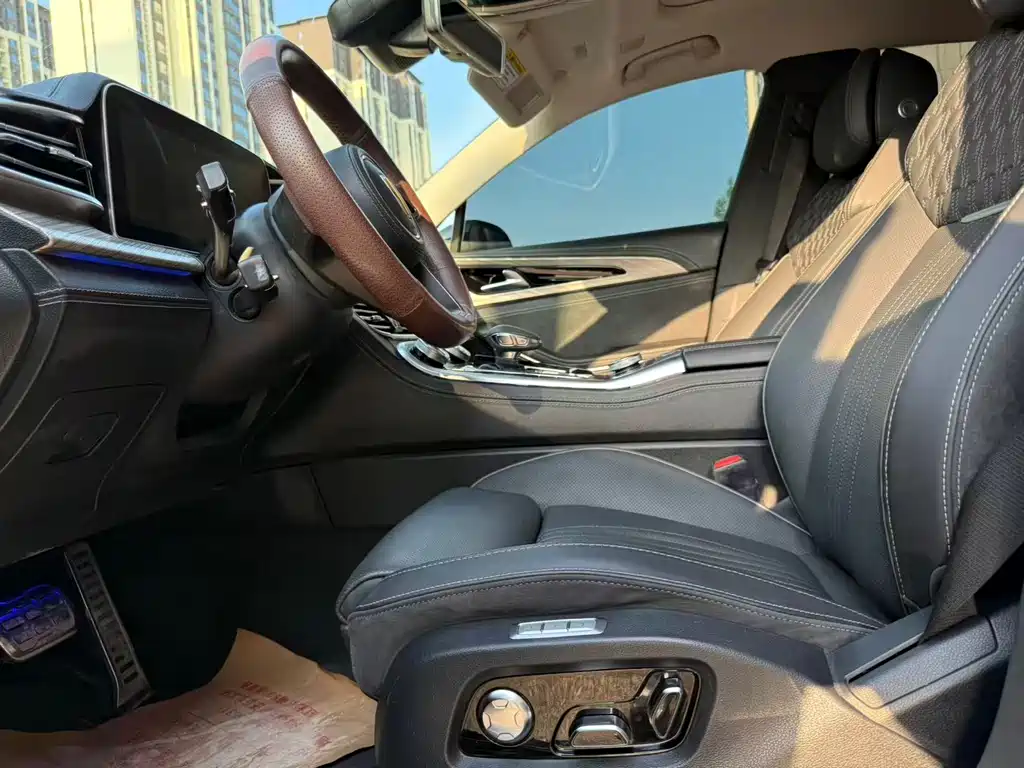Hongqi H9 3.0 T Connected Flagship