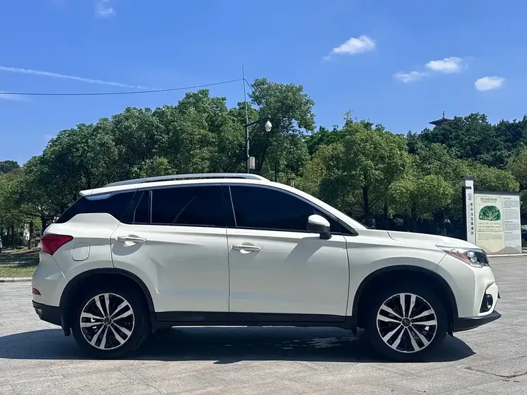 GAC Trumpchi GS4 235 T G-DCT Luxury