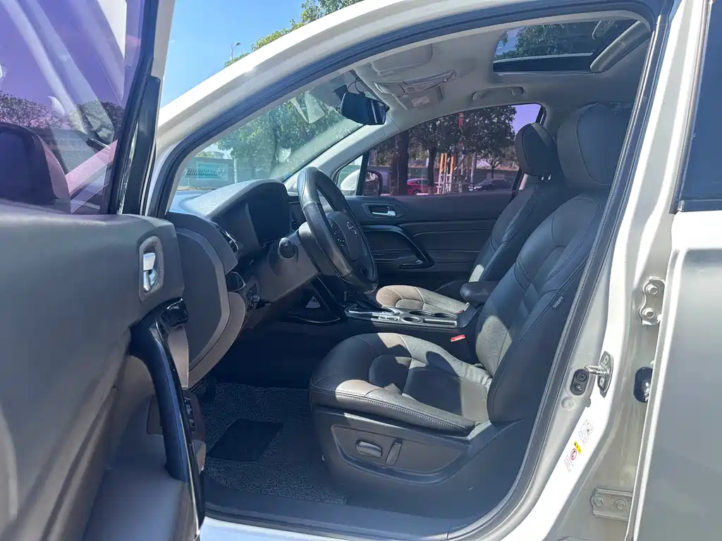 GAC Trumpchi GS4 235 T G-DCT Luxury