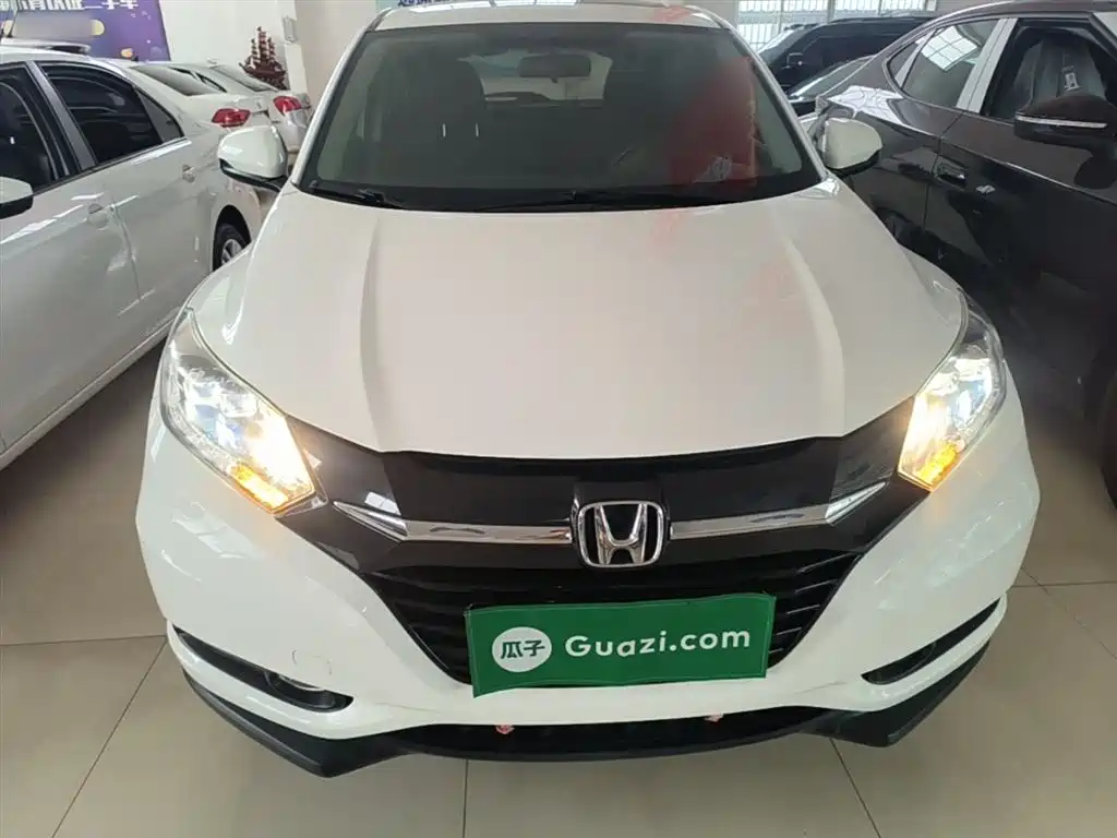 Vezel 1.8 L CVT 2 WD Pioneer