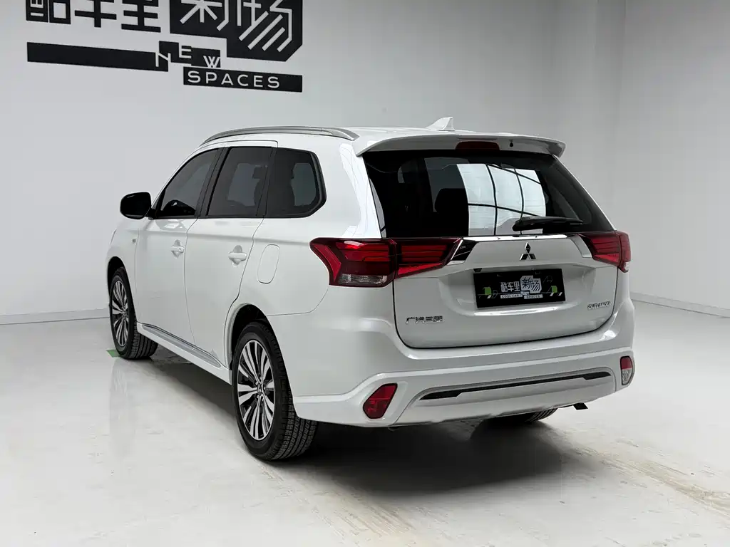 Outlander 欧蓝德 2020款 2.0 L 两驱畅行版 5座
