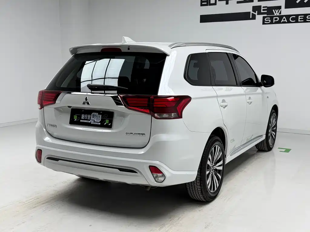 Outlander 欧蓝德 2020款 2.0 L 两驱畅行版 5座