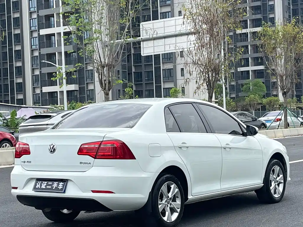 Bora 1.6 L Auto Fashion