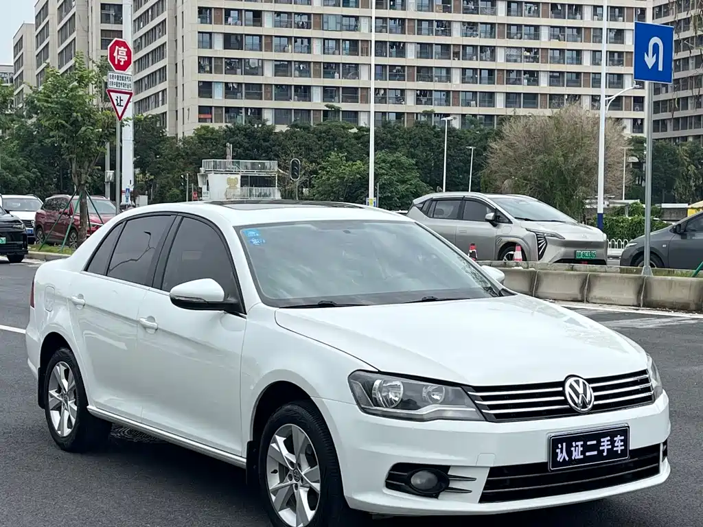 Bora 1.6 L Auto Fashion
