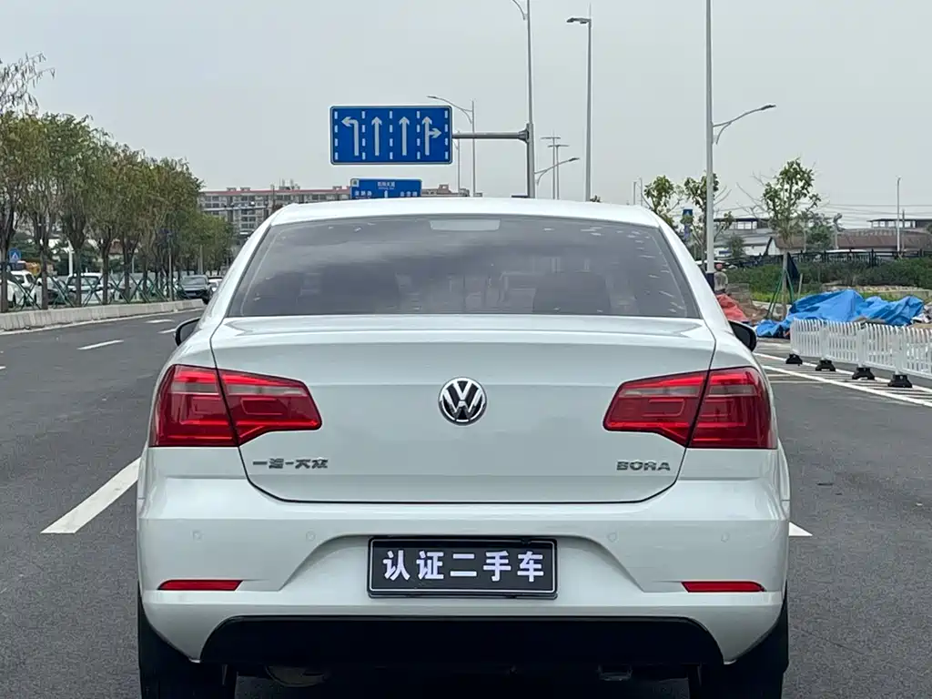 Bora 1.6 L Auto Fashion