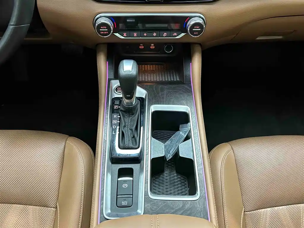 Teana 2.0 L XL-Upr Enjoyment