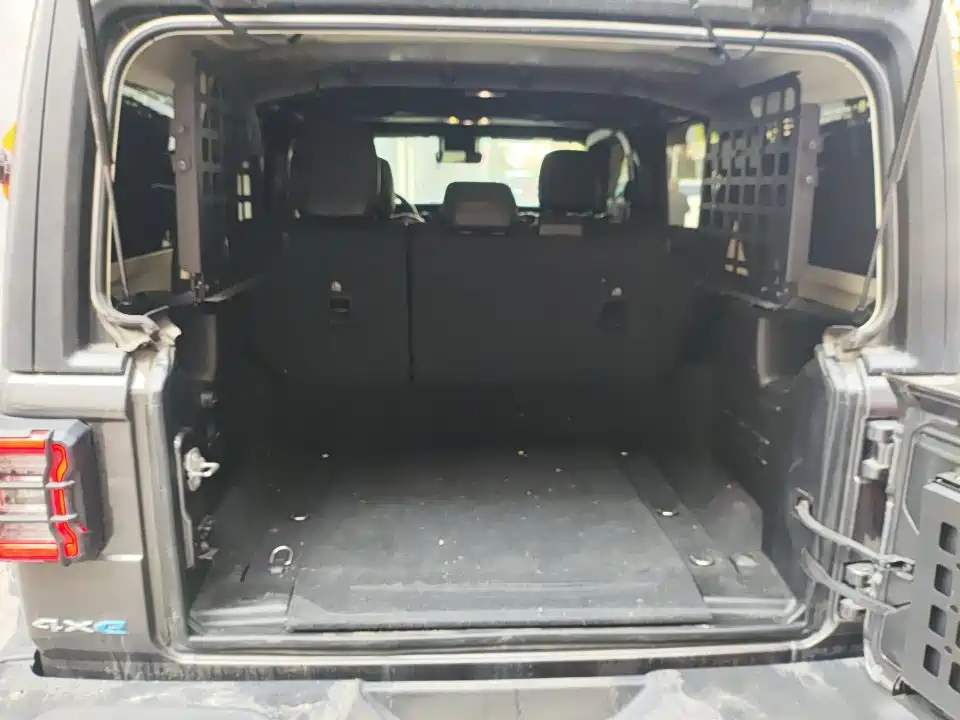 Wrangler NEV 4-door 2.0 T 4 xe Sahara