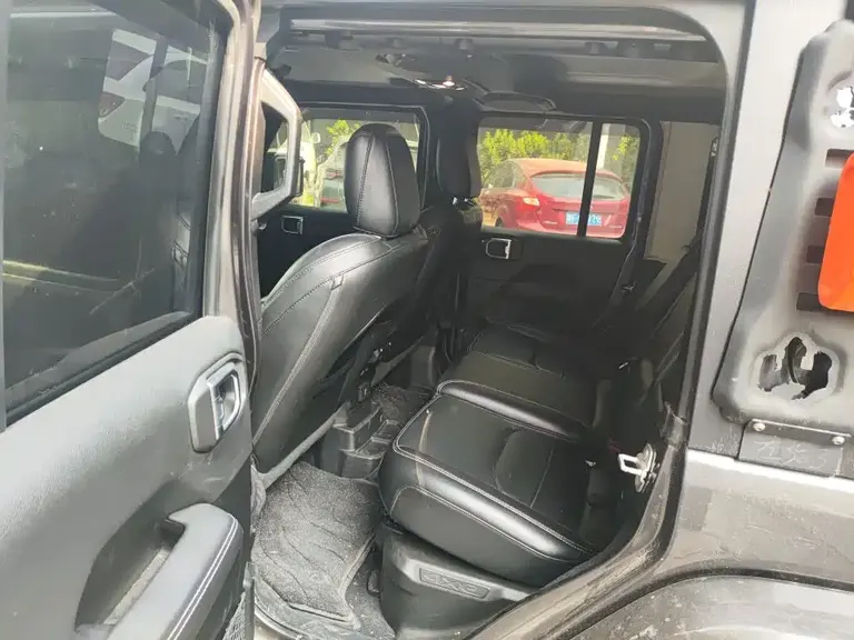 Jeep Wrangler NEV 4-door 2.0 T 4 xe Sahara