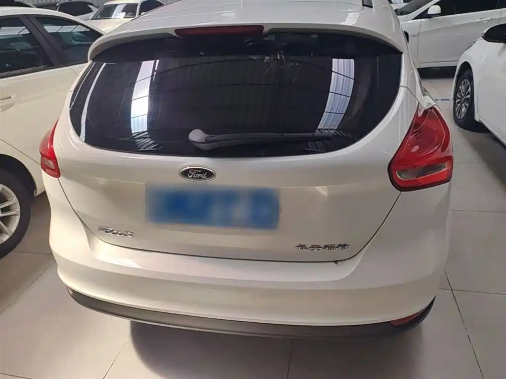 Focus Hatchback 1.6 L Auto Comfort Smart Travel