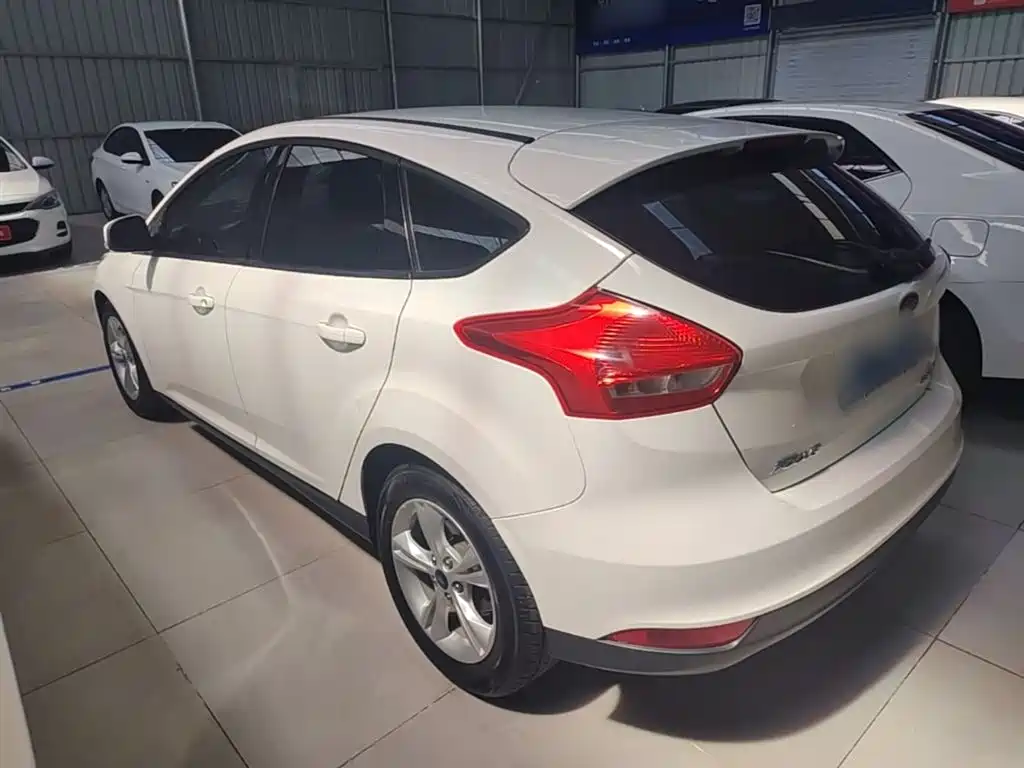 Focus Hatchback 1.6 L Auto Comfort Smart Travel