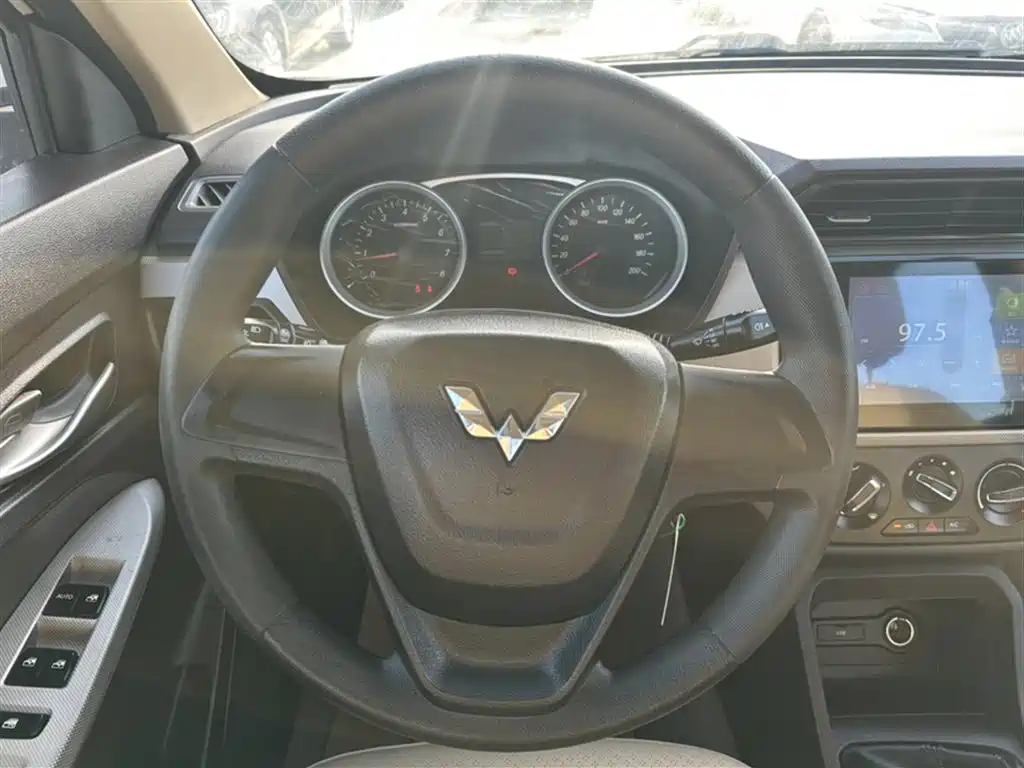 Wuling Hongguang 1.5 L S Comfort CN-VI LAR